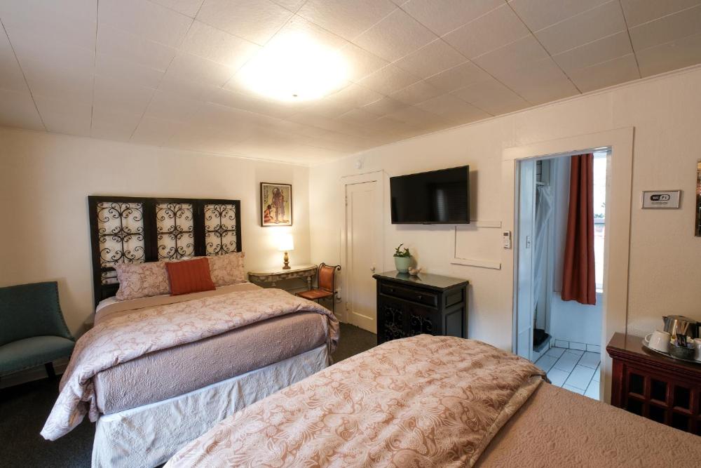Standard Double Room interior