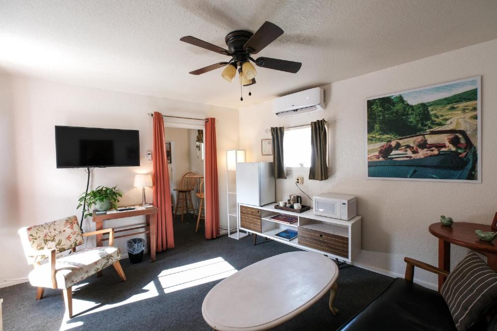 Superior Queen Room interior